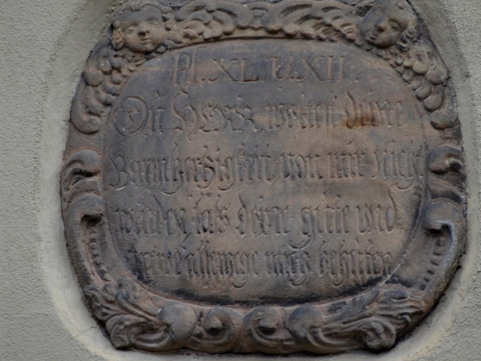 Straßeneckentafel in Querstraße 21, Gotha 1