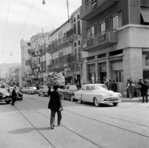 Straatbeeld van de Rue Weygand in Beiroet, Bestanddeelnr 255-6221