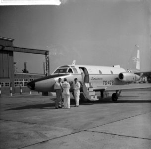 Straalrecordpoging Schiphol-Brussel. North American T 39 Sabreliner, Bestanddeelnr 912-6415