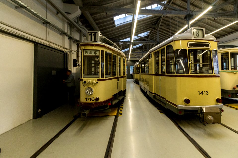 Straßenbahnwagen 1716 und 1413 STraßenbahnmuseum Dresden
