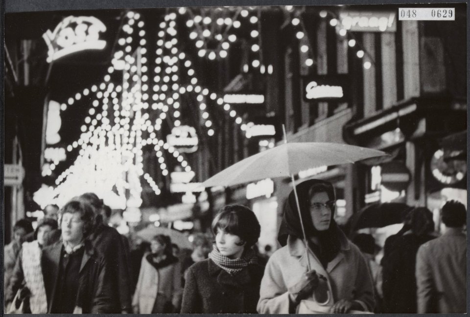 Straatbeelden, illuminaties, kerstmis, sinterklaasfeesten, sint nicolaas, Bestanddeelnr 048-0629