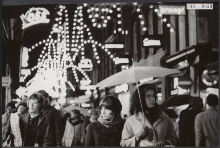 Straatbeelden, illuminaties, kerstmis, sinterklaasfeesten, sint nicolaas, Bestanddeelnr 048-0629