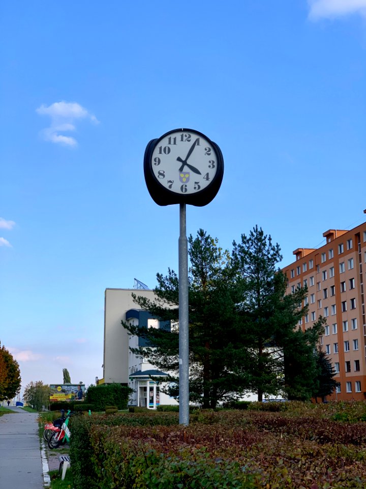 Street Clock - Moskovská Bus Stop Eastbound, Košice, SK