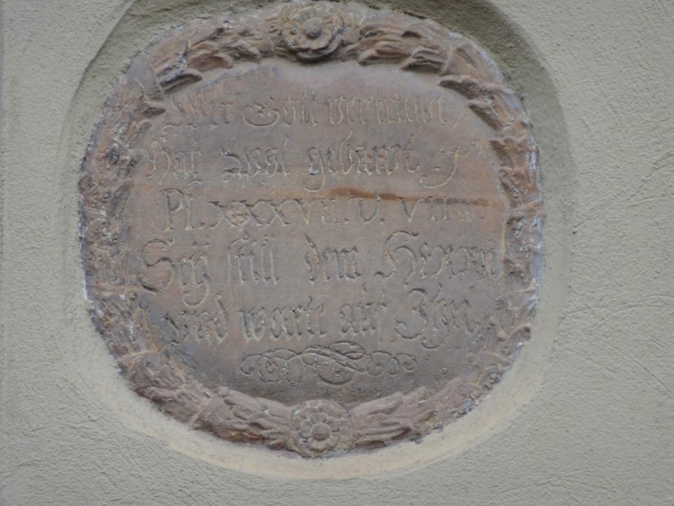 Straßeneckentafel in Querstraße 21, Gotha 2