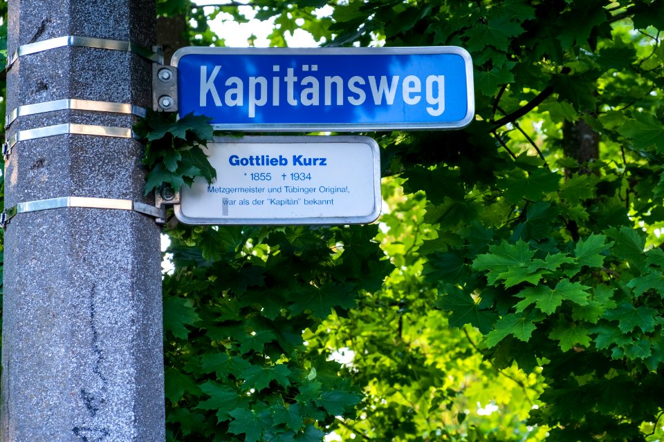 Straßenschild am oberen Ende des Kapitänsweg in Tübingen