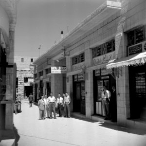 Straatbeeld Amman met de puien van juwelier winkels, Bestanddeelnr 255-5036