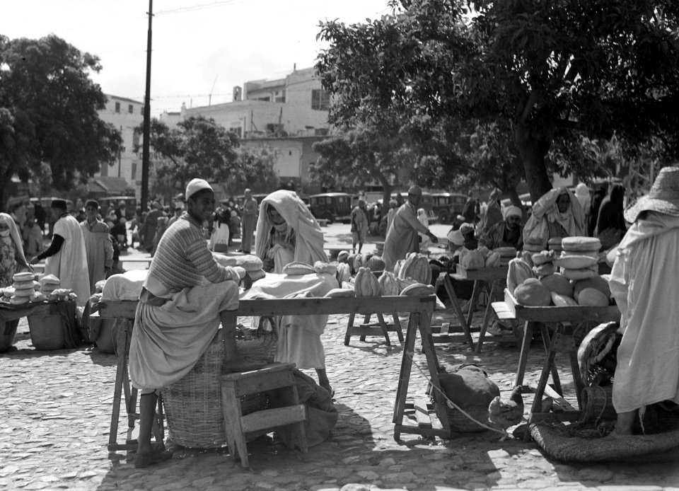 Straatbeeld en markt in Tanger, Bestanddeelnr 191-0184