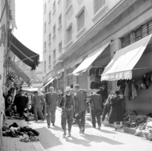 Straatbeeld in Beiroet, Bestanddeelnr 255-6241