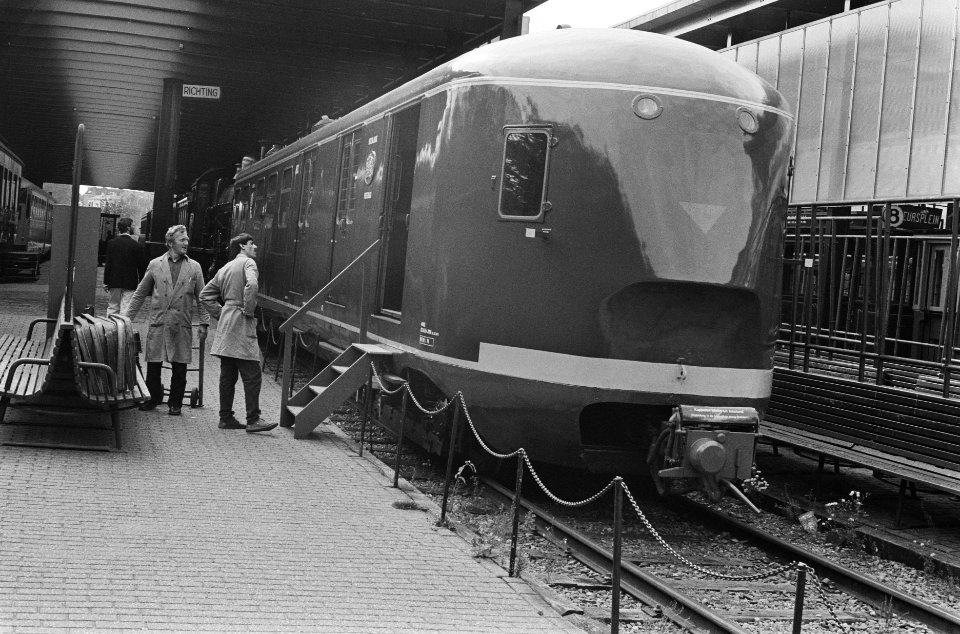 Stroomlijnpostrijtuig Rec 1902 uit 1938 nieuw bij Spoorwegmuseum Utrecht, Bestanddeelnr 933-7821