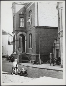 Straatbeeld. Plaats onbekend, Bestanddeelnr 512 119