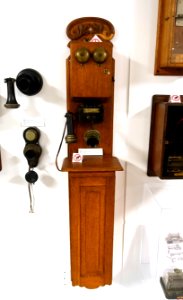 Stromberg Carlson Co. Tandem model, c. 1898 - Telephone Museum - Waltham, Massachusetts - DSC08157