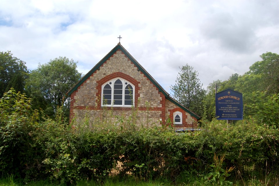 Stroud Church, Ridge Common Lane, Stroud, Hampshire (July 2019) (1)