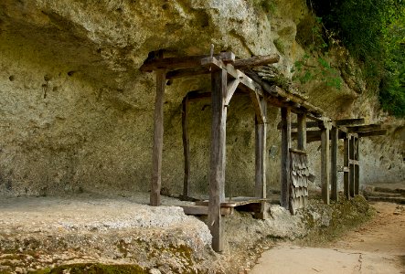 Structures troglodytes Roque Saint Christophe photo