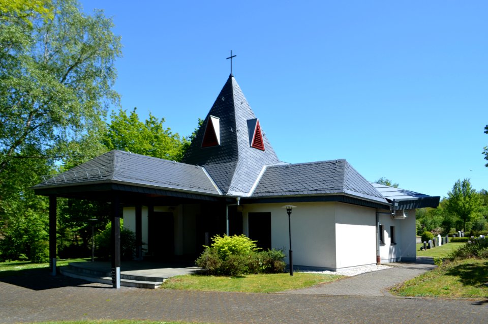Streithausen, Friedhof, Trauerhalle