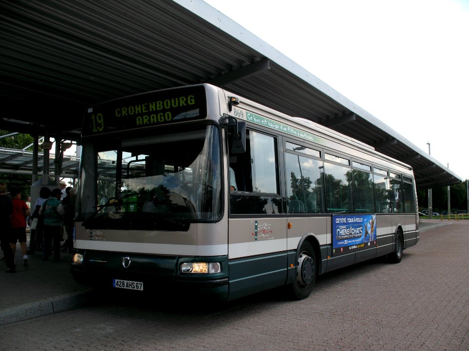 Strasbourg CTS Irisbus Agora S n°869 L19 Rotonde (2)