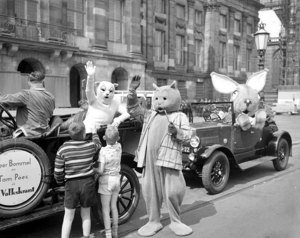 Stripfiguren Amsterdamse kranten op de Dam, Bestanddeelnr 914-1918