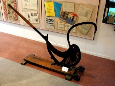 Stro Hooi snijder uit de jaren 1920, Geniemuseum Vught