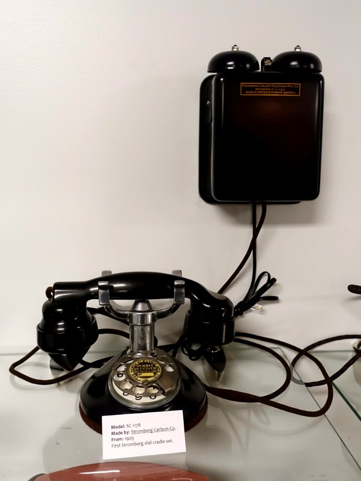 Stromberg Carlson SC 1178, cradle set by North Electric, 1929 - Telephone Museum - Waltham, Massachusetts -DSC08191