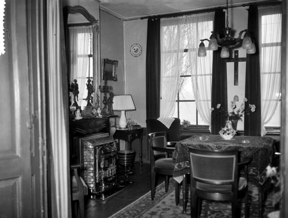 Strikker opdracht interieur villa, Bestanddeelnr 910-1580