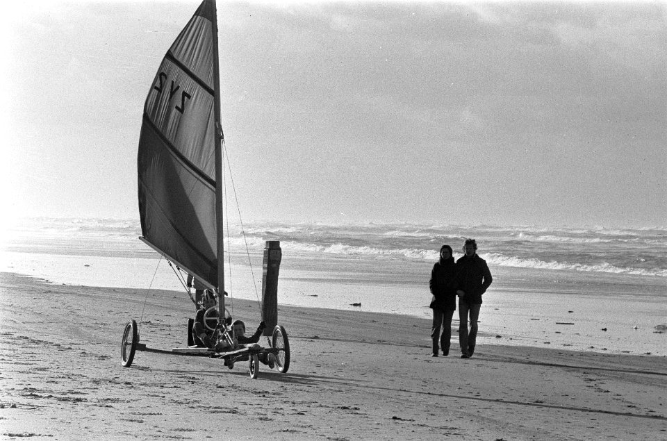 Strandzeilen in Zandvoort, Bestanddeelnr 926-8499