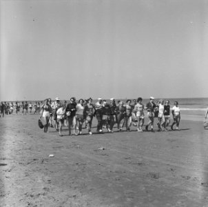 Strandzesdaagse van start Vol goede moed gaan ze op weg, Bestanddeelnr 915-3897