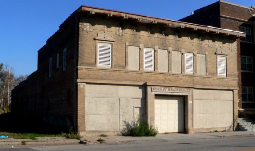 Strehlow Terrace garage from NW 1