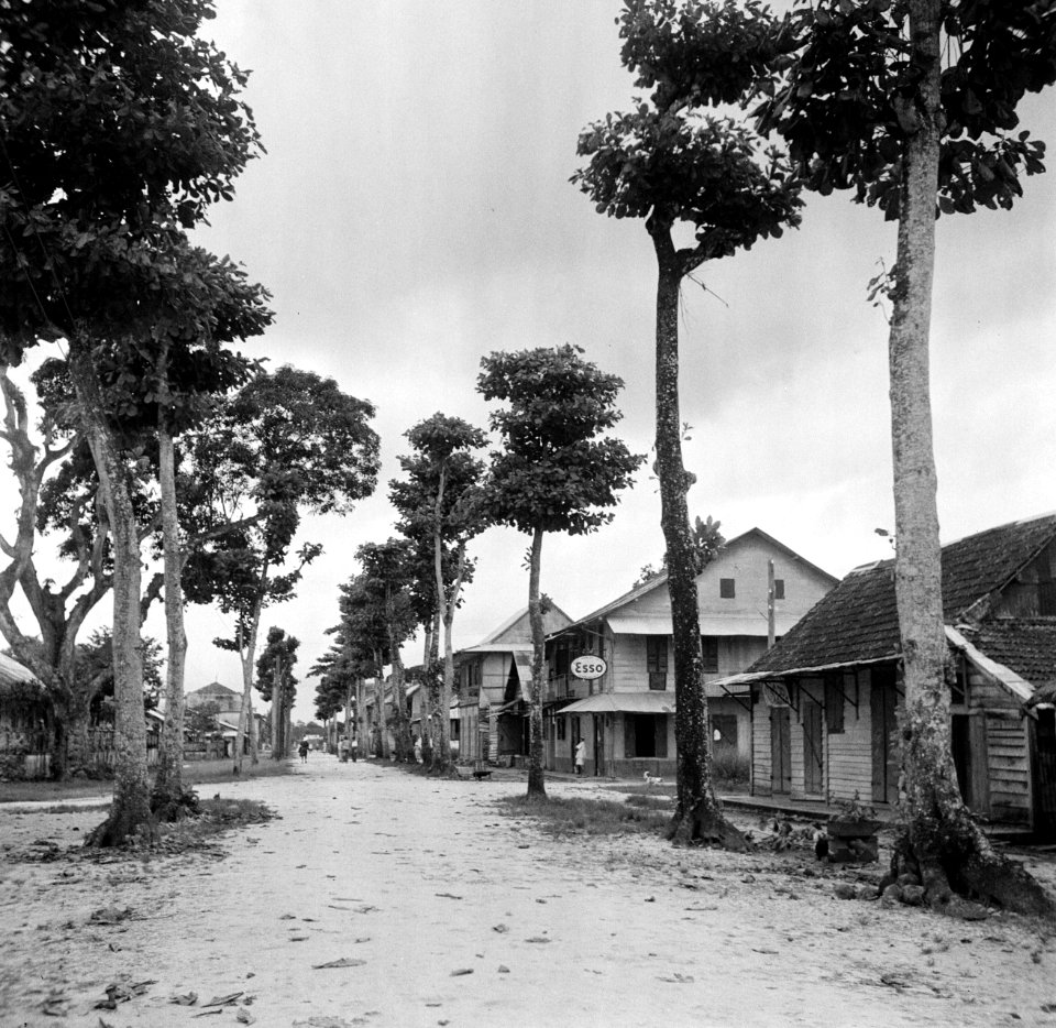 Straat in Saint-Laurent-du-Maronie in Frans- Guyana, Bestanddeelnr 252-6642
