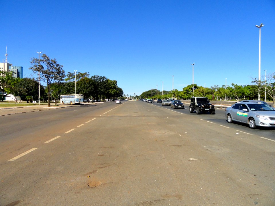 Streets in Brasília - DSC00098