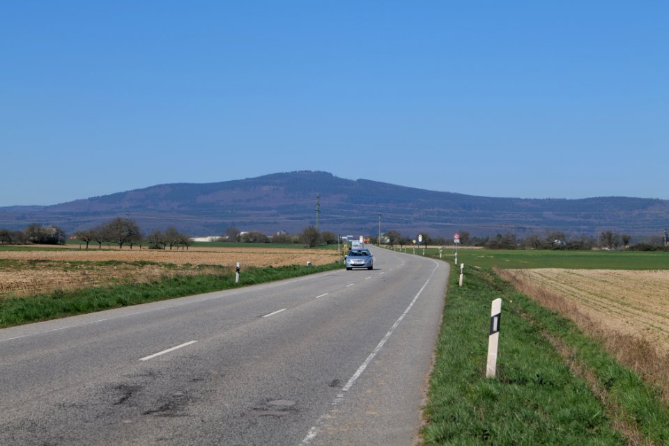 Street with Altkönig near Steinbach 2020-03-25 02