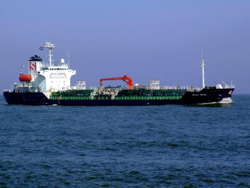 Stolt Skua approaching Port of Rotterdam, Holland 29-Apr-2007