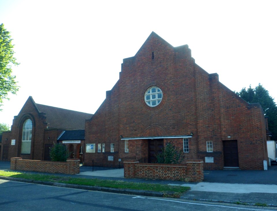 Stoneleigh Methodist Church, Stoneleigh Crescent, Stoneleigh (August 2013) (3)