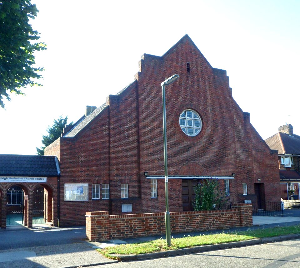 Stoneleigh Methodist Church, Stoneleigh Crescent, Stoneleigh (August 2013) (7)
