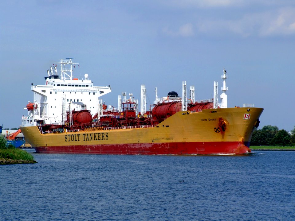 Stolt Topaz p1 at Northsea channel, Holland