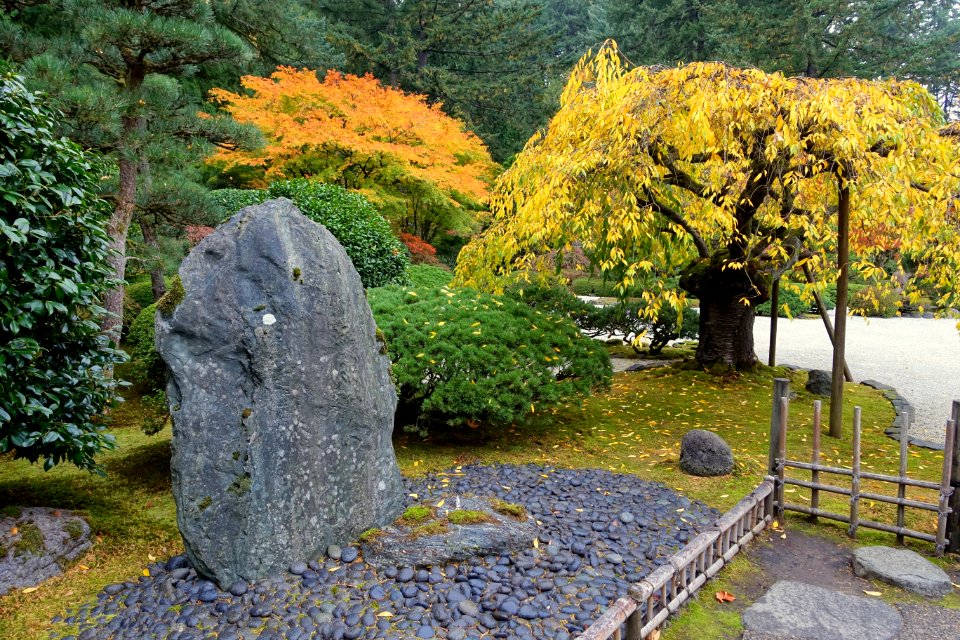 Stone - Portland Japanese Garden - Portland, Oregon - DSC08214