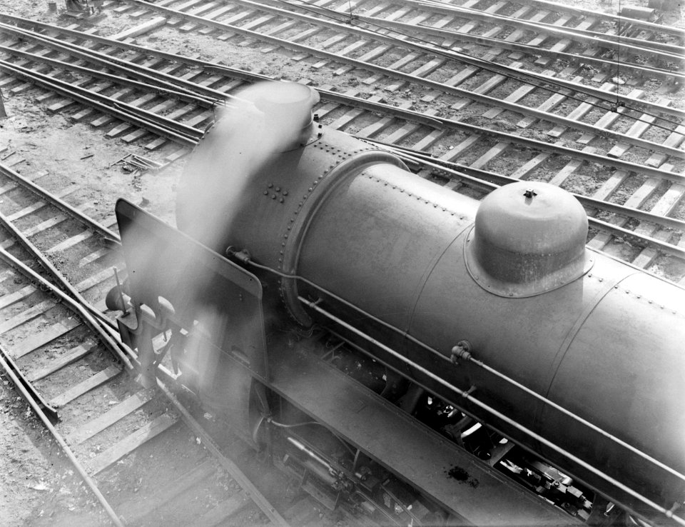 Stoomlocomotief 3906 van boven gezien, Bestanddeelnr 252-1010