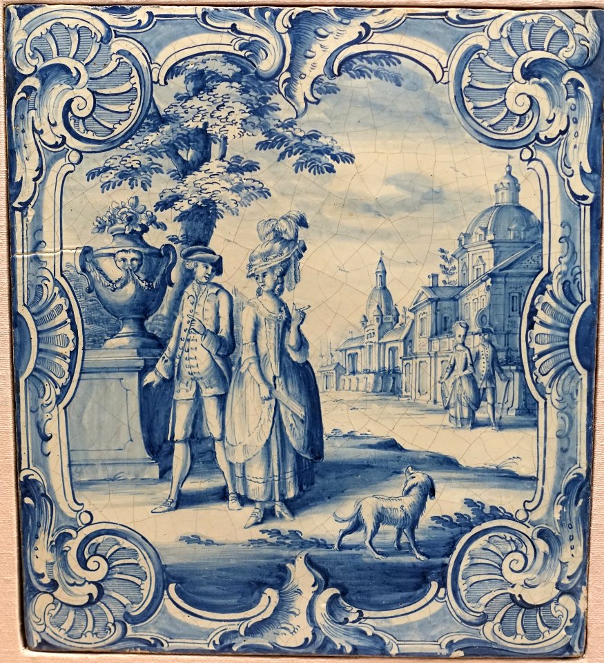 Stove tile with park scene, Hamburg, 1750-1775, faience, underglaze blue - Germanisches Nationalmuseum - Nuremberg, Germany - DSC02600