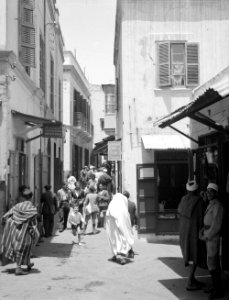 Straat in Tanger, Bestanddeelnr 252-1873