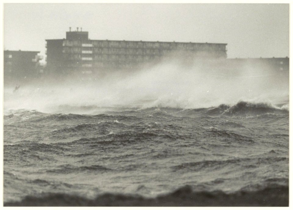 Storm op de Molenplas. NL-HlmNHA 5403143