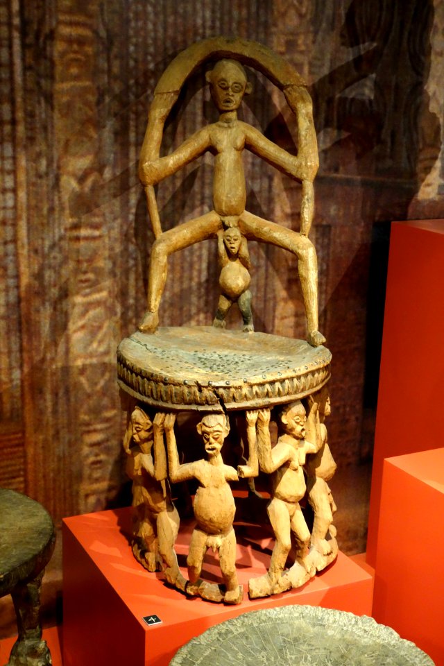 Stool, Bamileke - Glenbow Museum - DSC00474