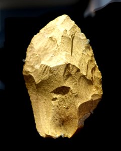 Stone tool, Neanderthal, Heidenschmiede, Heidenheim, c. 50,000 to 120,000 years old - Landesmuseum Württemberg - Stuttgart, Germany - DSC02692
