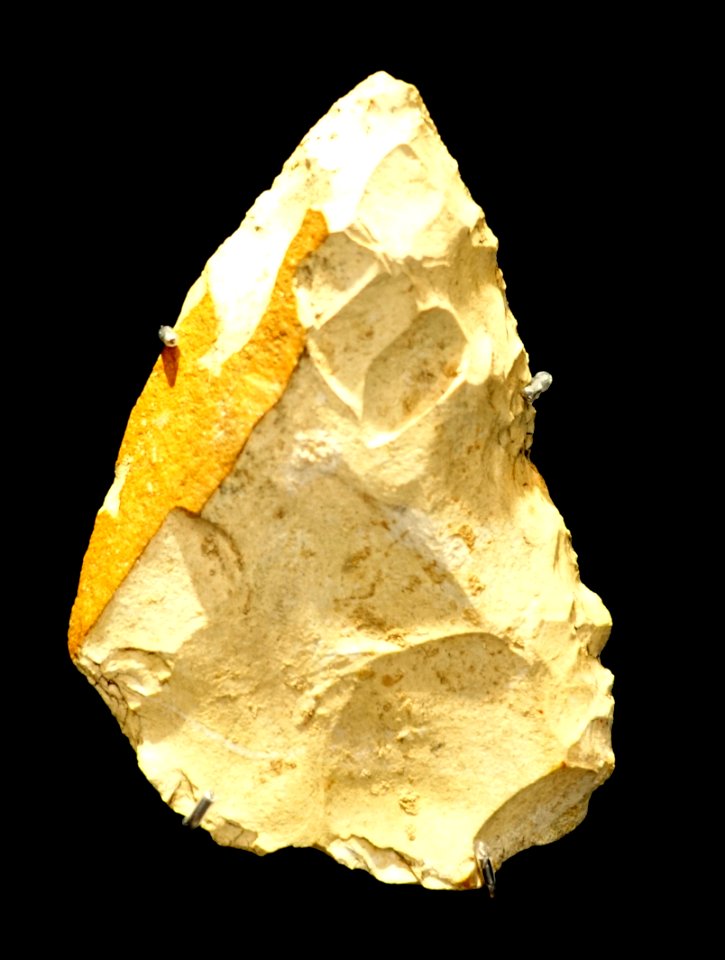 Stone tool, Neanderthal, Heidenschmiede, Heidenheim, c. 50,000 to 120,000 years old - Landesmuseum Württemberg - Stuttgart, Germany - DSC02698