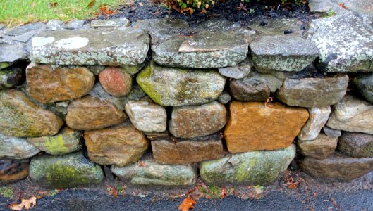 Stone wall - Arlington, MA - DSC03289