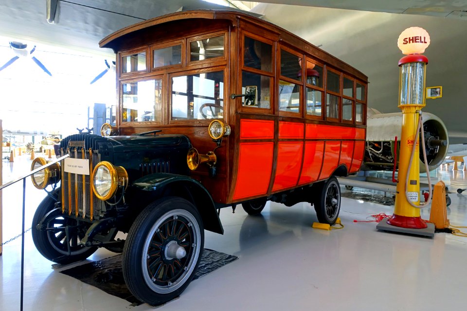 Stoughton Bus, 1920-1930 - Evergreen Aviation & Space Museum - McMinnville, Oregon - DSC00752