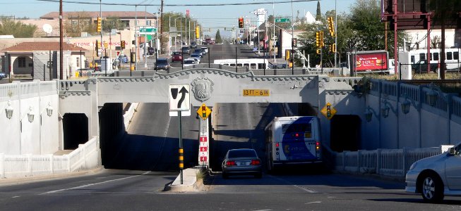 Stone Avenue underpass (Tucson) from S 2
