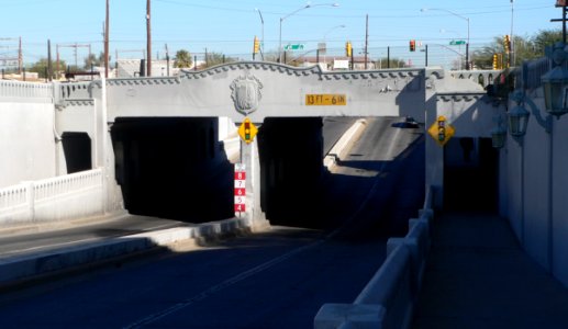 Stone Avenue underpass (Tucson) from S 4