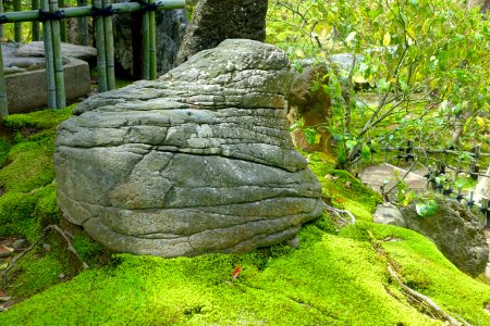 Stone at Yamazaki-yama - Kenroku-en - Kanazawa, Japan - DSC09798