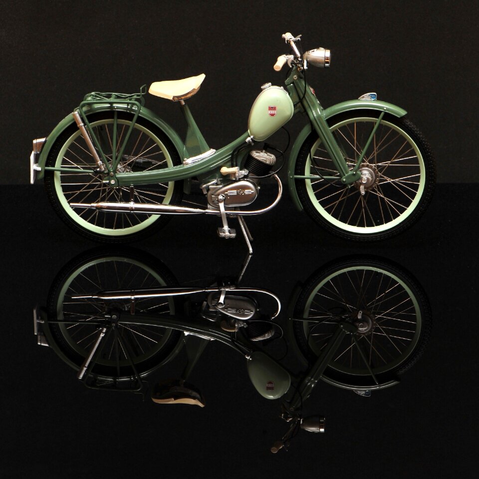 Old moped moped old