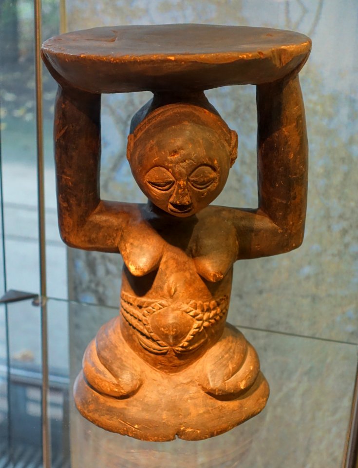 Stool figure, Congo - Naturhistorisches Museum Nürnberg - Nuremberg, Germany - DSC03934