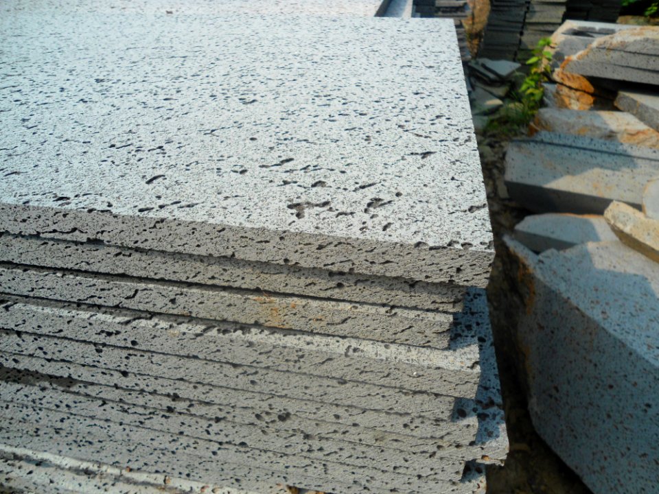 Stone cutting business in Hainan, China - 02