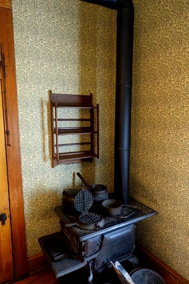 Stove - O. Henry Museum - Austin, Texas - DSC09251